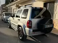 Usata Jeep Cherokee 163 CV (119 kW) 2007 Grigio SUV