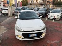 Usata Hyundai i20 75 CV (55 kW) 2017 Bianco Berlina