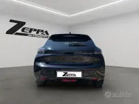 Usata Peugeot 208 Allure 101 CV (74 kW) 2025 Nero perla Utilitaria