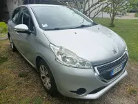 Usata Peugeot 208 82 CV (60 kW) 2013 Argento Utilitaria