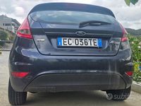 Usata Ford Fiesta 80 CV (58 kW) 2010 Verde Utilitaria