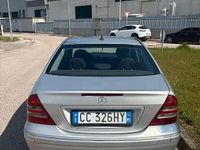 Usata Mercedes 220 Avantgarde 2002 Berlina