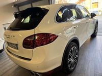 Usata Porsche Cayenne 239 CV (175 kW) 2011 Bianco SUV