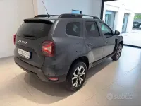 Usata Dacia Duster Journey 101 CV (74 kW) 2023 Grigio SUV