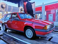 Usata Alfa Romeo 75 128 CV (94 kW) 1986 Rosso Berlina