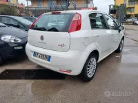 Usata Fiat Punto Street 75 CV (55 kW) 2015 Bianco Utilitaria