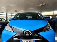 Usata Toyota Aygo X-play 69 CV (50 kW) 2017 Blu Utilitaria