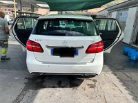 Usata Mercedes B200 136 CV (100 kW) 2015 Bianco Monovolume