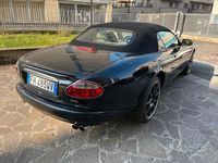 Usata Jaguar XKR Supercharged 363 CV (266 kW) 2000 Nero Cabrio