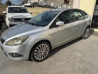 Usado Ford Focus 90 HP (66 kW) 2009 Cinzento Sedan