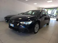Usata VW Golf VIII Life 115 CV (84 kW) 2021 Blu Berlina