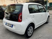 Begagnad VW up! Move 60 HK (44 kW) 2012 Vit Halvkombi