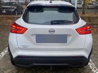 Używany Nissan Juke Acenta 114 KM (83 kW) 2024 Biały SUV