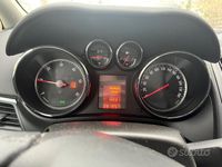 Usata Opel Zafira Tourer Cosmo 131 CV (96 kW) 2012 Marrone Monovolume