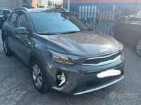 Usata Kia Stonic 84 CV (61 kW) 2023 Grigio SUV