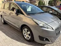 Usata Peugeot 5008 Active 114 CV (83 kW) 2015 Grigio Monovolume