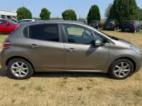 Usata Peugeot 208 Active 82 CV (60 kW) 2015 Grigio Utilitaria