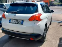Usata Peugeot 2008 99 CV (72 kW) 2015 Bianco SUV