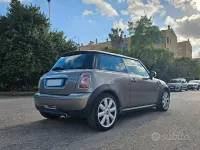 Usata Mini Cooper 122 CV (89 kW) 2012 Marrone Utilitaria