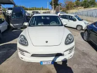 Usata Porsche Cayenne 240 CV (176 kW) 2011 Bianco SUV