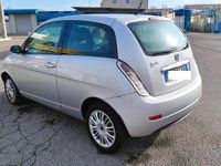 Usata Lancia Ypsilon 60 CV (44 kW) 2009 Argento Utilitaria