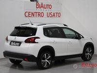 Usata Peugeot 2008 Allure 100 CV (73 kW) 2017 Bianco SUV