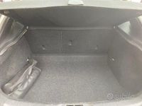 Usata Volvo V40 Kinetic 116 CV (85 kW) 2015 Bianco Berlina