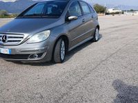 Käytetty Mercedes B200 140 HP (102 kW) 2006 Tila-auto
