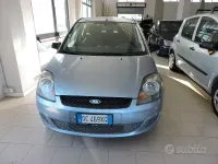 Usata Ford Fiesta 68 CV (50 kW) 2006 Blu Utilitaria