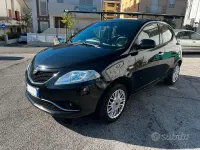 Usata Lancia Ypsilon Gold 69 CV (50 kW) 2018 Nero Utilitaria
