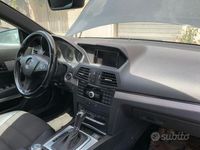 Usata Mercedes E200 Avantgarde 184 CV (135 kW) 2010 Nero Cabrio