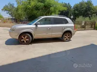 Usata Hyundai Tucson 112 CV (82 kW) 2005 Grigio SUV