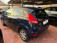 Usata Ford Fiesta Ghia 68 CV (50 kW) 2008 Bluazzurro Utilitaria