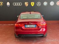 Usata Jaguar XE Portfolio 180 CV (132 kW) 2016 Rosso Berlina