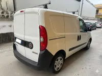 Usata Fiat Doblò Lounge 105 CV (77 kW) 2022 Bianco Monovolume