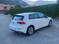 Usata VW Golf VIII Style 131 CV (96 kW) 2023 Bianco Berlina