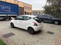 Usata Lancia Ypsilon Gold 69 CV (50 kW) 2022 Bianco latte Utilitaria