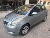 Usata Toyota Yaris Sol 90 CV (66 kW) 2007 Grigio Utilitaria