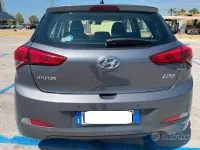Usata Hyundai i20 75 CV (55 kW) 2017 Grigio Berlina