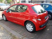 Begagnad Peugeot 207 70 HK (51 kW) 2013 Röd Sedan