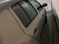 Usata Renault Clio II 75 CV (55 kW) 2004 Grigio Berlina
