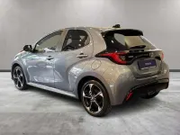 Nuova Toyota Yaris Hybrid Premium 129 CV (94 kW) 2026 Grigio Berlina