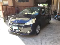 Usata Peugeot 208 Allure 82 CV (60 kW) 2014 Blu/azzurro Utilitaria