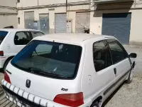 Usata Peugeot 106 50 CV (36 kW) 1996 Bianco Utilitaria