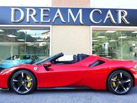 Usata Ferrari SF90 779 CV (572 kW) 2024 Rosso Cabrio