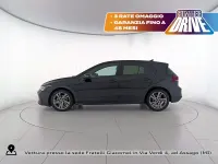 Usata VW Golf VIII R-line 131 CV (96 kW) 2024 0e grenadill black metallizzato Berlina