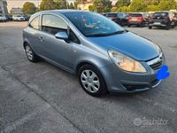 Usata Opel Corsa 80 CV (58 kW) 2009 Bianco Berlina