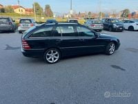 Usata Mercedes C220 150 CV (110 kW) 2006 Blu Station wagon