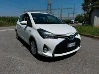 Usata Toyota Yaris Active 74 CV (54 kW) 2015 Bianco Utilitaria