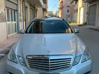 Usata Mercedes E350 272 CV (200 kW) 2011 Grigio Berlina